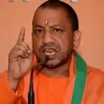 Yogi Adityanath News: जनता दरबार में जनता के सामने योगी ने अधिकारियों के दिए निर्देश, सबको मिले योजना का लाभ