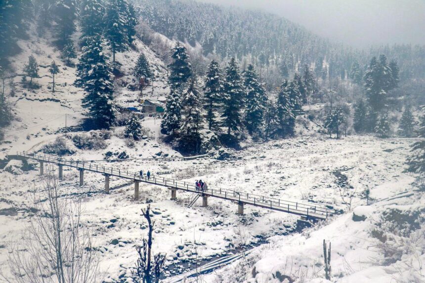 Weather Woes: Himachal Pradesh's Surprising Rainy Turn