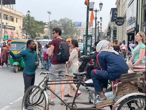 Tourist Traps Exposed: The 'Chikanery' Scheme of Rickshaw Rides