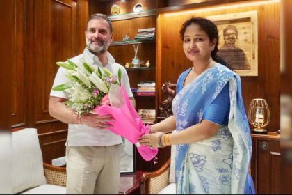 Surprising Moments: Rahul Gandhi's Unplanned Meet with Hemant Soren's Spouse