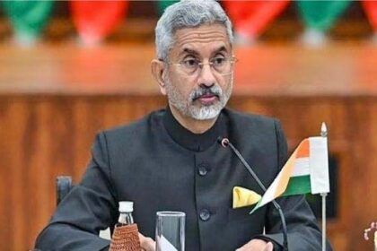 Indo-Singapore Summit: Jaishankar Engages with Lee Hsien Loong