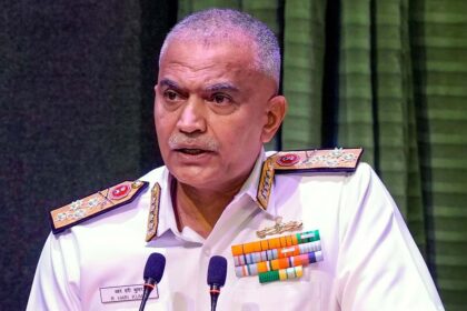 Navy Chief Praises National Innovation