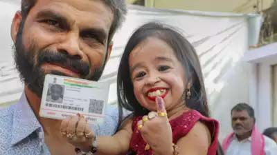 Lok Sabha Election: Historic Vote by World's Shortest Woman