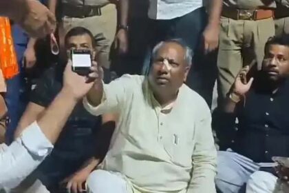 UP Minister Sanjay Nishad Accuses SP Workers of Assault