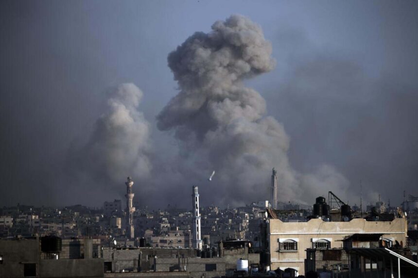 Israeli Airstrikes Leave 22, Mostly Kids, Dead in Gaza's Rafah