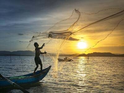 A Welcome Home: 5 Indian Fishermen Repatriated