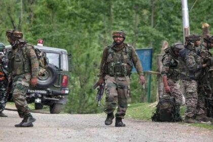 Kashmir Combat: 2 Assailants Eliminated