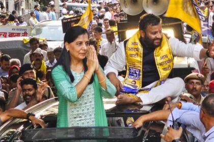 Sunita Kejriwal's Inaugural Roadshow Ignites Delhi's Politics