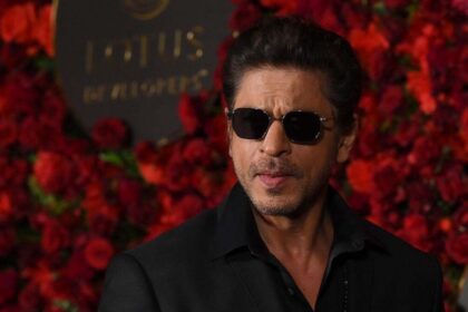 Shah Rukh Khan's Dehydration Crisis: Hospital Exit