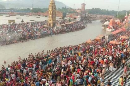 Uttarakhand: Thousands Bathe In Ganga On Buddha Purnima