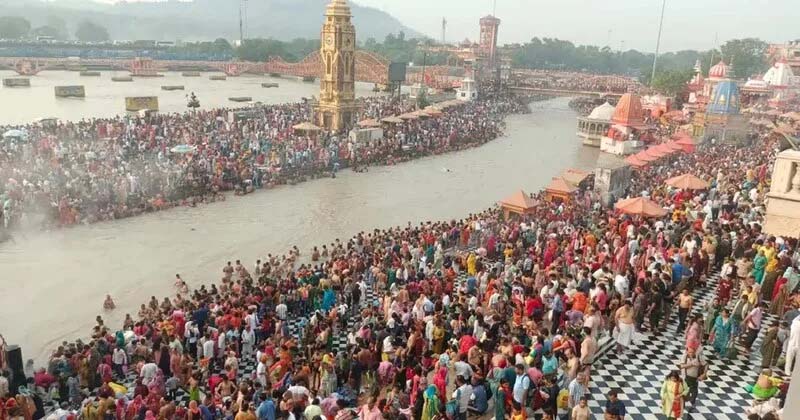 Uttarakhand: Thousands Bathe In Ganga On Buddha Purnima