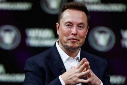 Elon Musk's Alarm: AI Revolutionizes Job Market