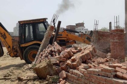 SDM started bulldozer on illegal construction