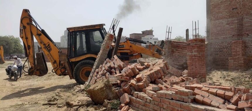 SDM started bulldozer on illegal construction