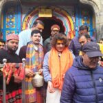 Sonu Nigam reached Kedarnath, remembered his struggle period after having darshan