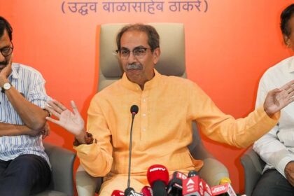 Uddhav demanded waiver of farmers' loans