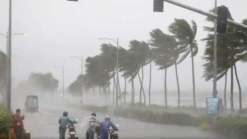 Clouds will rain with strong wind in these districts in the next 36 hours