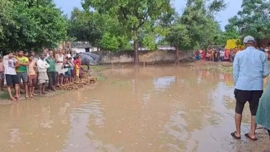 Lightning fell on the road from the sky, water came out from the ground and it became a pond