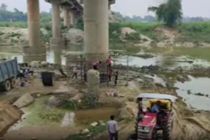 The bridge of Jaunpur collapsed in just 4 years