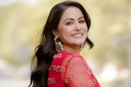 Hina Khan, who is battling breast cancer, posted an emotional post to her fans