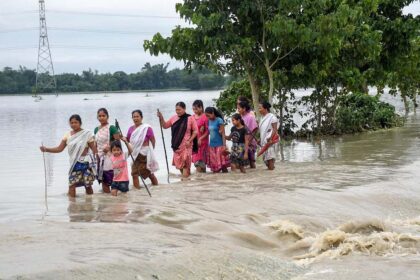 Situation worsens due to floods in Assam, death toll is constantly increasing