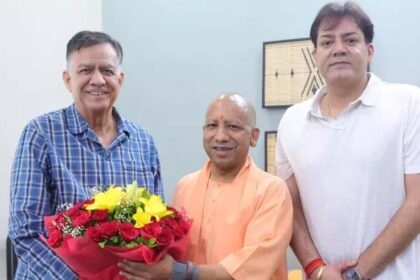 CM Yogi reached home and enquired about the health of the Assembly Speaker