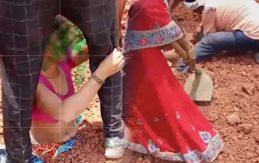 Attempt to bury women alive in Rewa: When they protested against road construction, the goons threw a truck full of gravel on them; their lives were narrowly saved