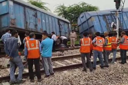 After Amroha, 3 coaches of goods train derailed in Alwar