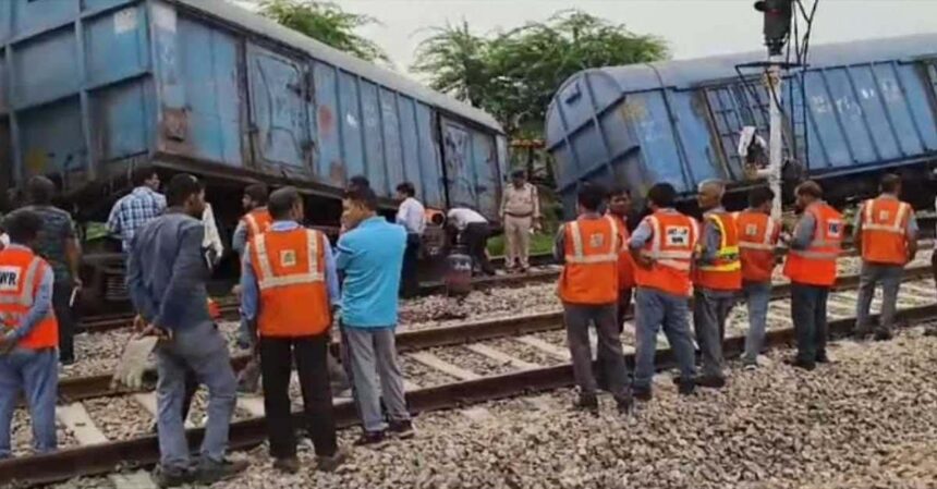 After Amroha, 3 coaches of goods train derailed in Alwar