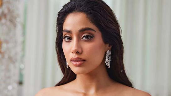 Janhvi Kapoor, who suffered from food poisoning, has been discharged from the hospital. Father Boney Kapoor shared the health update