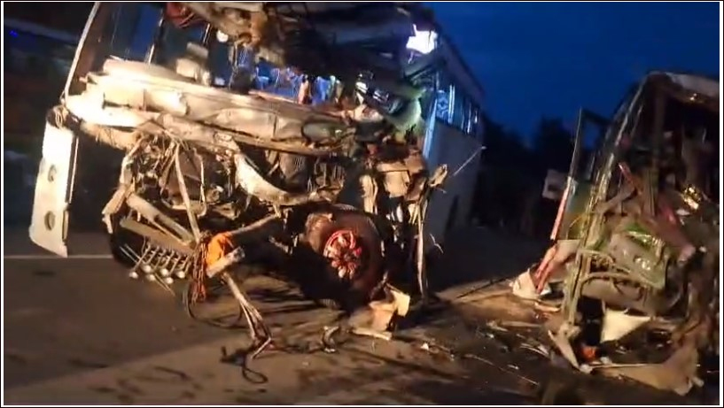 Horrible road accident in Rampur, two buses collided head-on, 4 killed including the driver, 49 injured