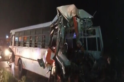 In Aligarh, a high speed roadways bus collided with a truck going ahead, two people including a woman died, 25 injured