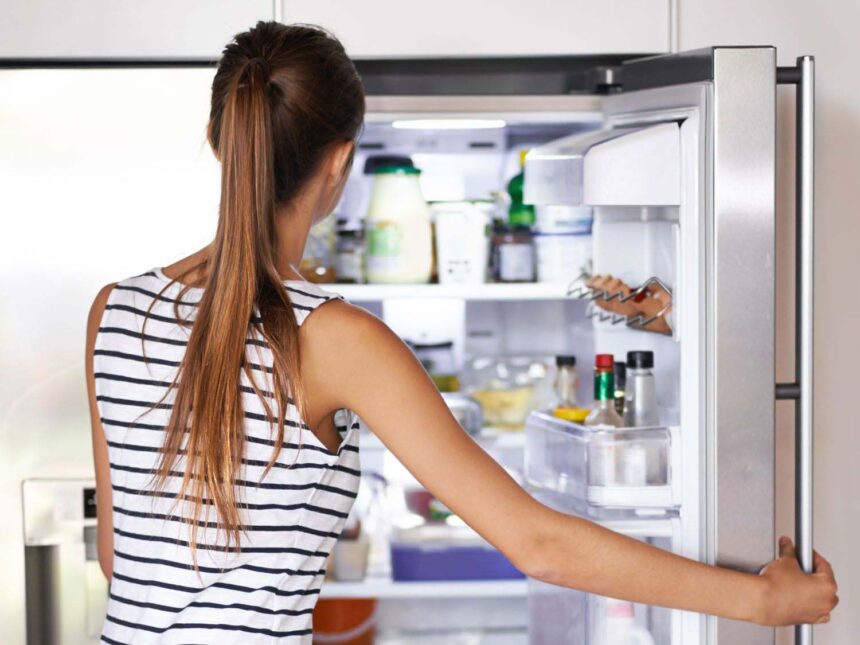 Replace the refrigerator or repair it, remove the confusion, your pocket will not be empty