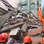 A 3-storey building collapsed in Navi Mumbai, some people are feared trapped, debris is being removed using JCB