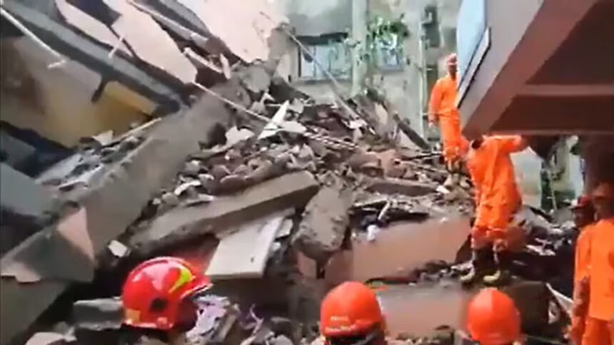 A 3-storey building collapsed in Navi Mumbai, some people are feared trapped, debris is being removed using JCB