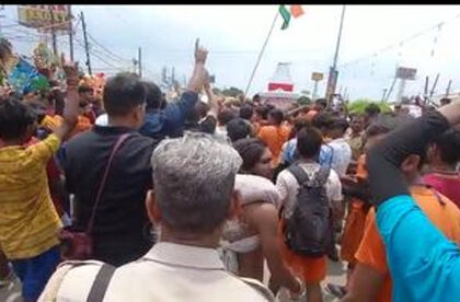 Meerut: Kanwariyas Blocked Nh-58, Accused Of Insulting Kanwar Yatra