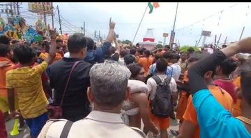 Meerut: Kanwariyas Blocked Nh-58, Accused Of Insulting Kanwar Yatra