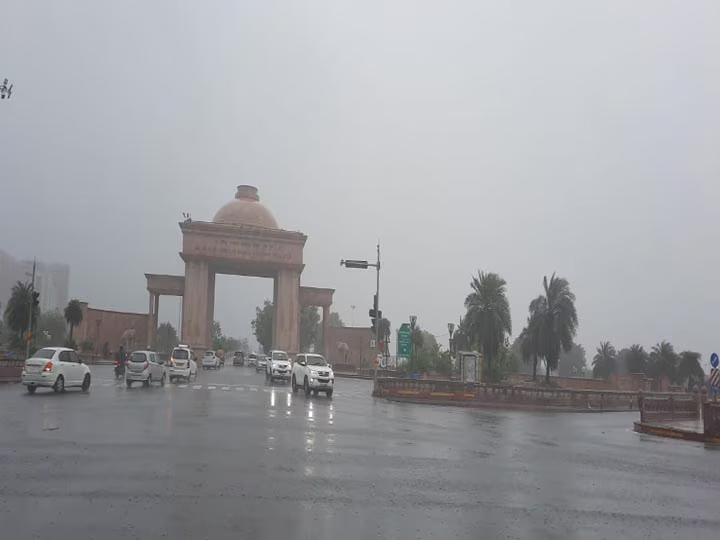 Torrential rain in Lucknow; Water filled in assembly, municipal corporation headquarters, heavy rains in 10-12 districts of UP