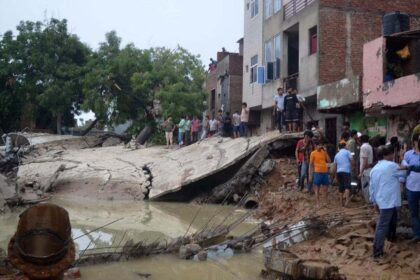 Mathura water tank collapsed two people died in Krishna Vihar area