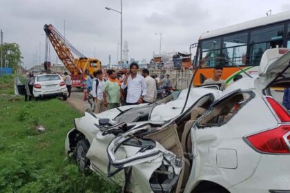 Major accident in Moradabad; Two cars collided, one car jumped and hit a bus, 5 people including father and 3 sons died