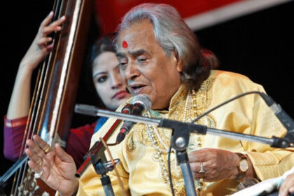 Famous Thumri singer of Kashi Chhannulal Mishra is facing family feud, he has been a proposer of PM Modi