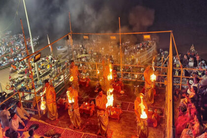 The tradition changed in Kashi, water came up the stairs at Dashashwamedh Ghat, now the world famous Ganga Aarti started happening on the roof