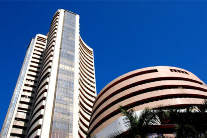 Stock market closed at record high, Sensex up 126 points, Nifty crossed 25,000