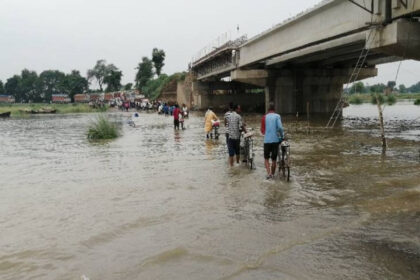 Flood disaster in UP; Ganga flowing above danger level in Ballia-Ghazipur, Agra in panic