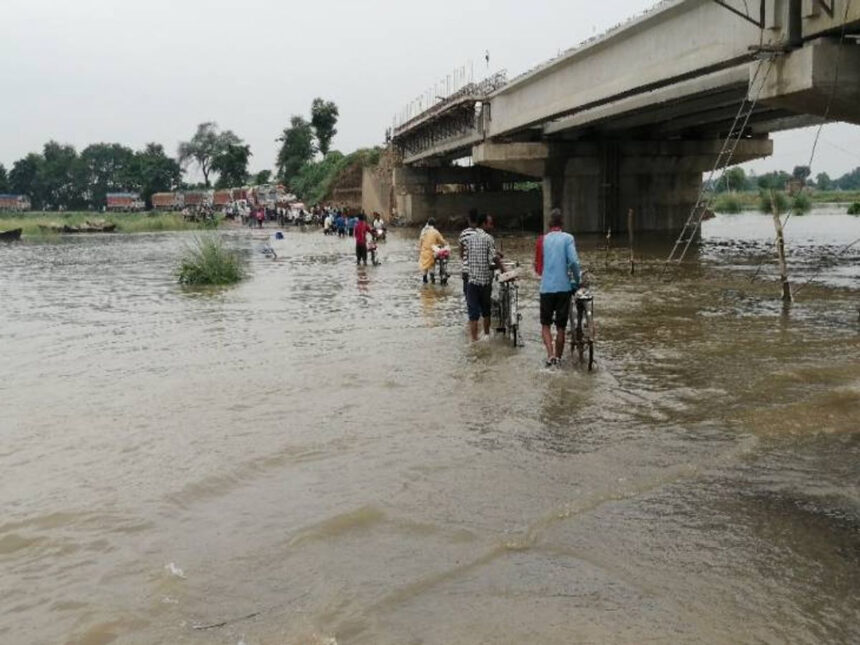 Flood disaster in UP; Ganga flowing above danger level in Ballia-Ghazipur, Agra in panic