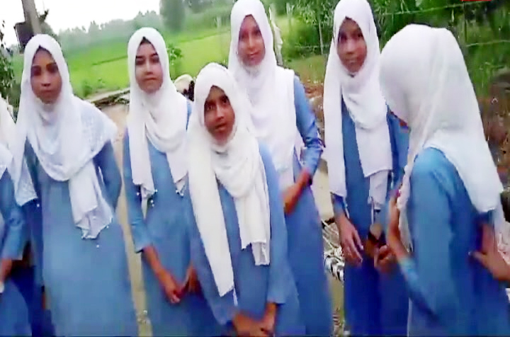 In Bijnor, the principal stopped the students wearing hijab from entering the class, investigation of the incident has started