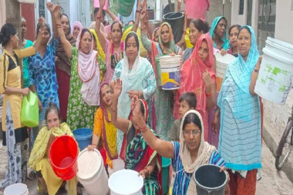 Women took to the streets for water: Aligarh