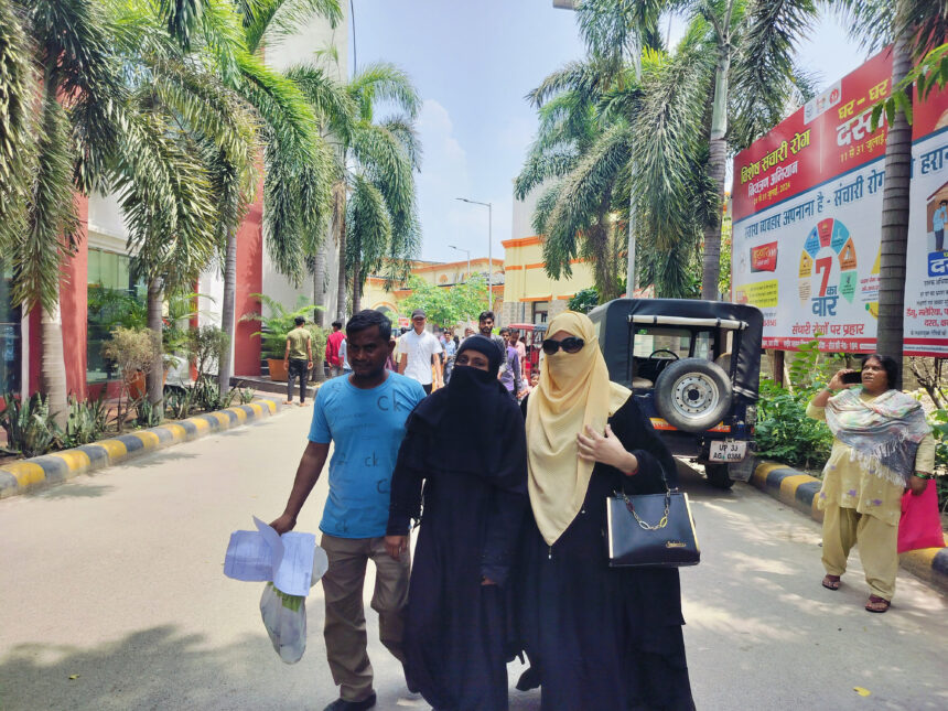 Resident doctors came out on the streets in Lucknow, patients are returning without treatment