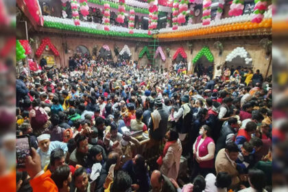 Huge crowd gathered at Banke Bihari temple, a Mumbai based devotee died due to 'suffocation'