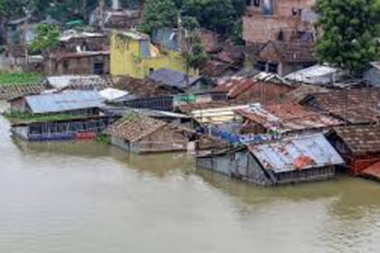 Flood disaster from Nepal to India; Saryu river wreaked havoc in Bahraich, many houses were washed away in the flood